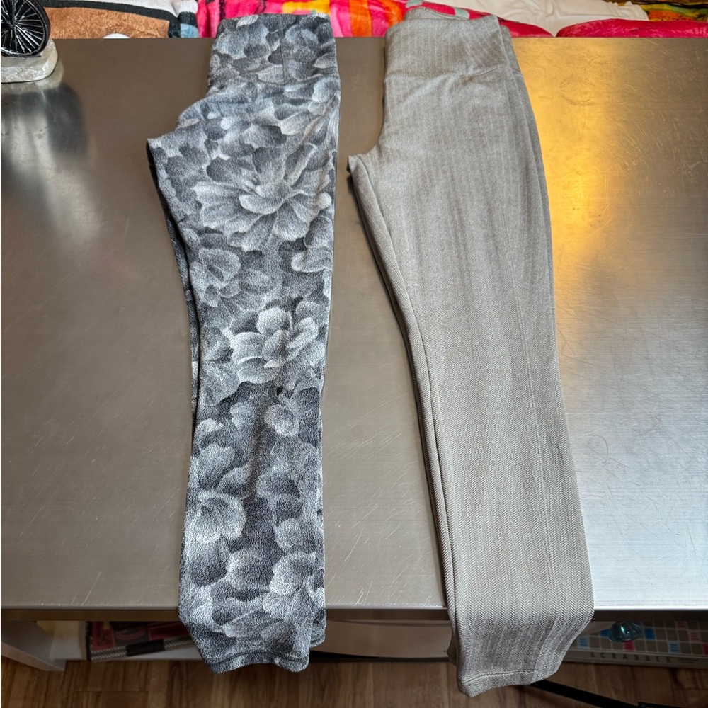Athleta Floral Gray and Solid Tan Legging bundle